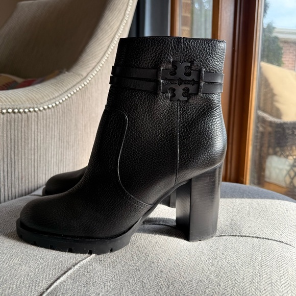 leigh lug sole bootie tory burch